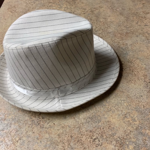 Hat - Picture 3 of 4